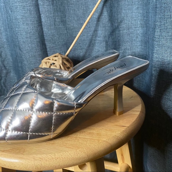 💥24 HR CLEAR-OUT💥 Nasty Gal Quilted Heels - Picture 2 of 5